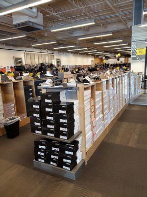 Dsw grand rapids - - Centerpointe Mall, Grand Rapids (Store Supervisor / Department Manager) As a Store Lead at DSW, you'll: Ensure customers have a positive experience by maintaining DSW …